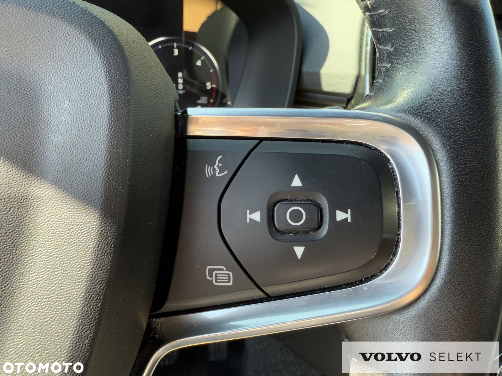 Volvo XC 40 - 18