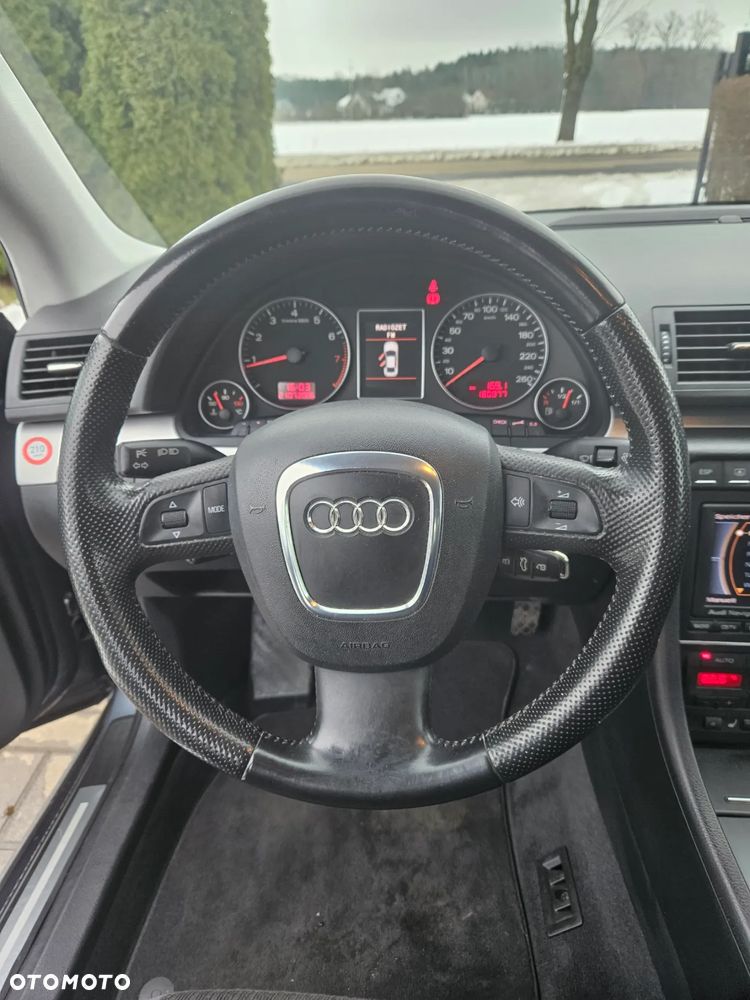 Audi A4 Limousine - 11