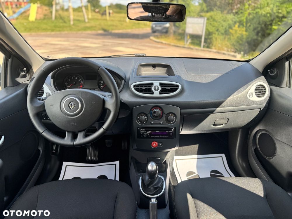 Renault Clio 1.2 16V 75 Yahoo - 13