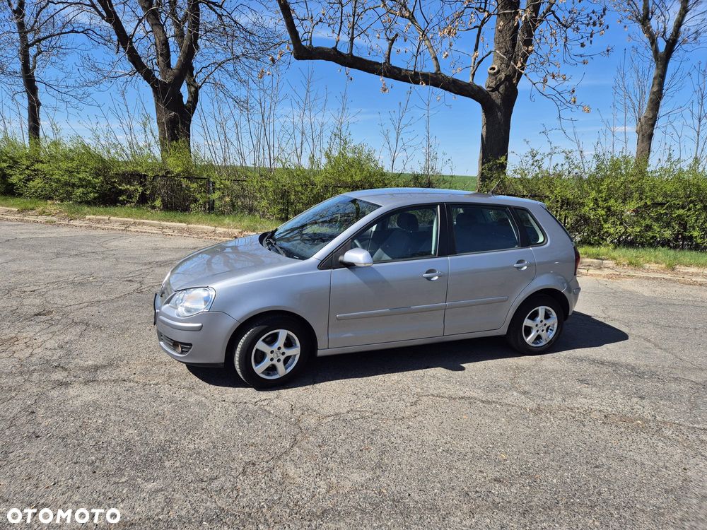 Volkswagen Polo - 2