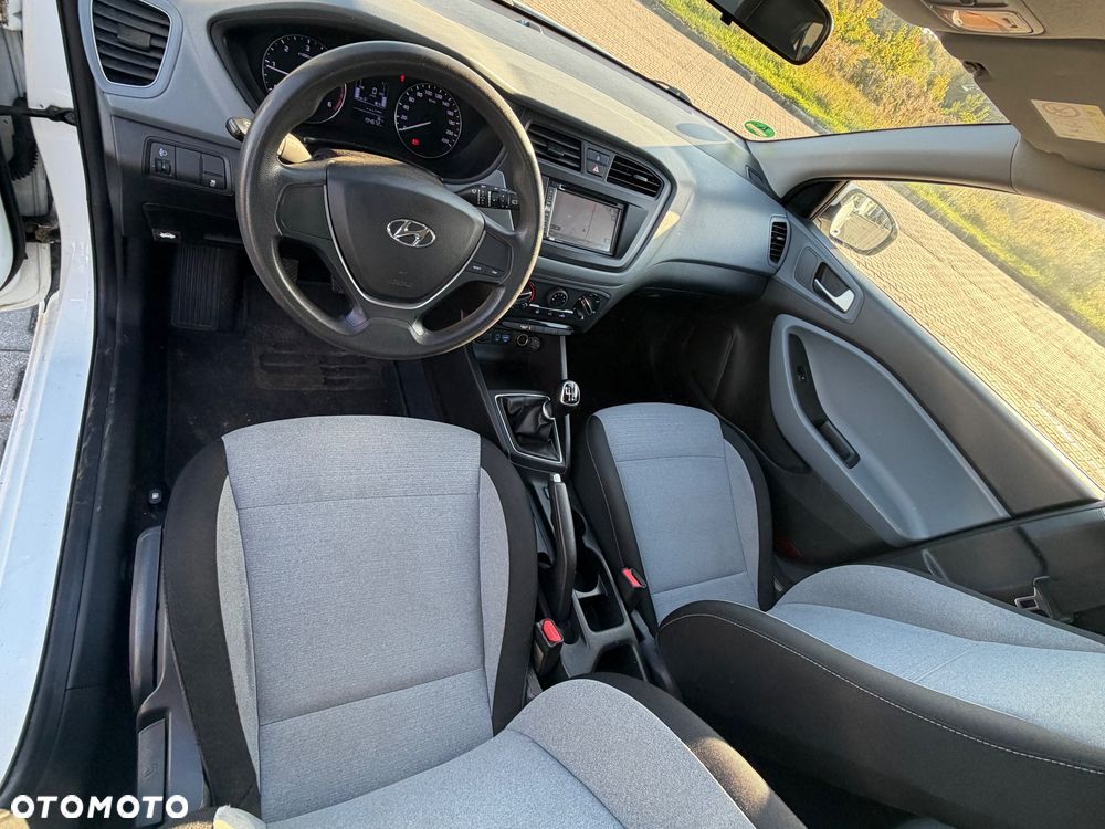Hyundai i20 - 12