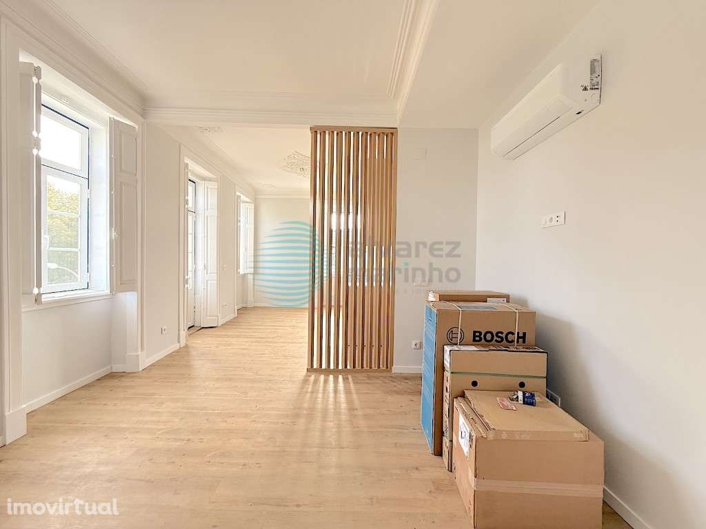 Apartamento T2, muito bem localizado, com todos os serviços por perto - Grande imagem: 2/24