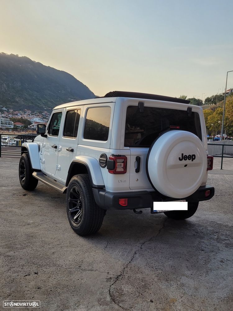 Jeep Wrangler Unlimited 3.8 Auto Sahara - 3