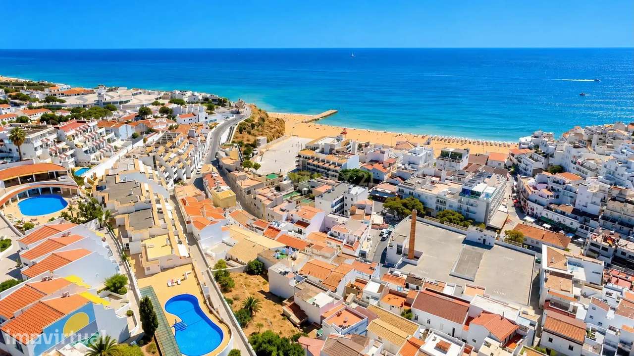 Moradia T3 renovada no centro histórico de Albufeira /200 metros da pr - Grande imagem: 2/34