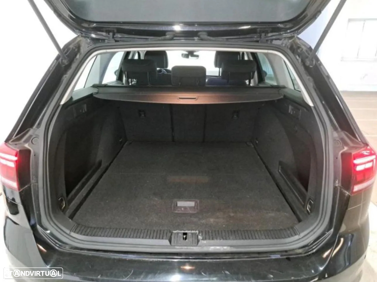 VW Passat Variant 1.6 TDI SCR DSG - 9