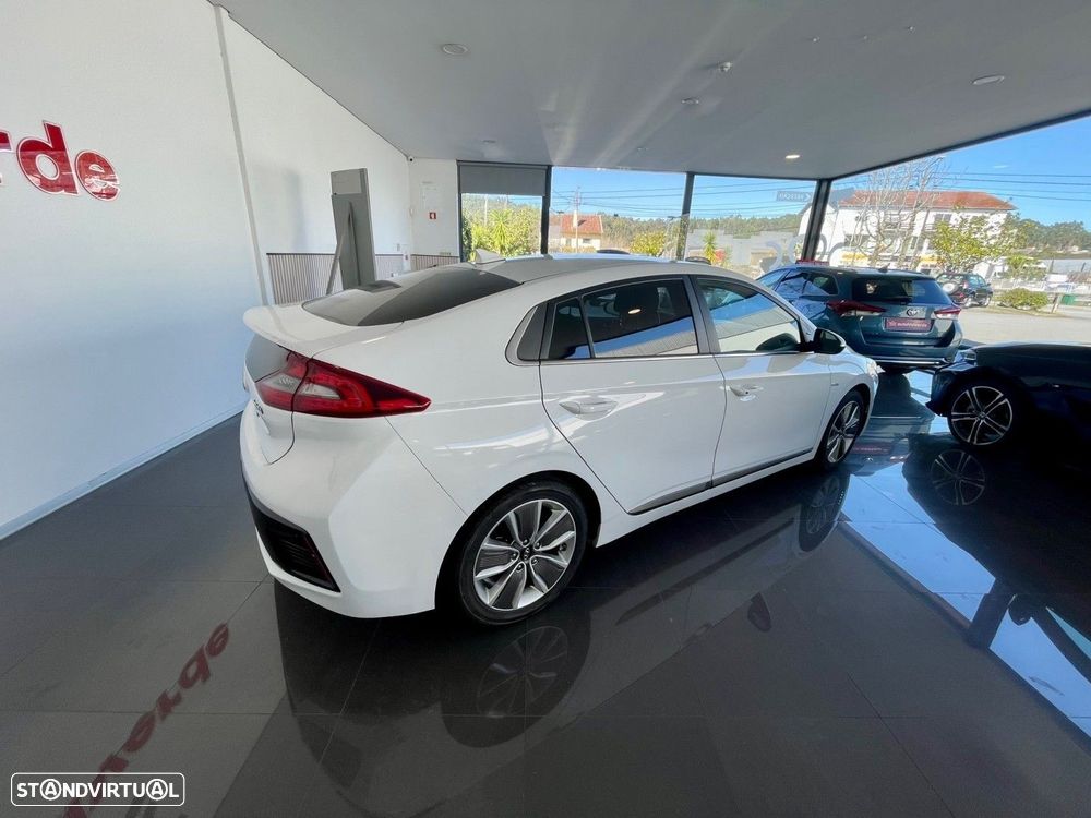 Hyundai Ioniq 1.6 GDI HEV - 10