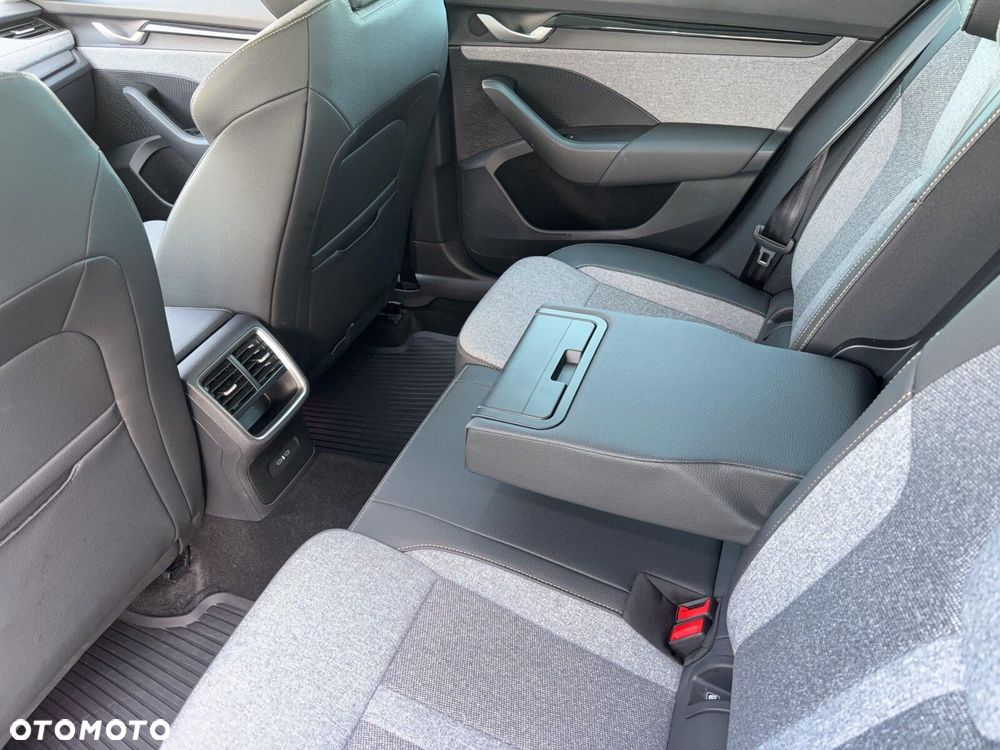 Skoda Octavia 1.5 TSI mHEV Selection DSG - 17