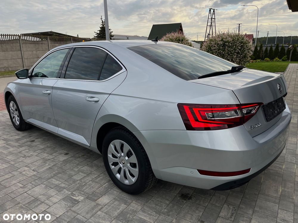 Skoda Superb 1.5 TSI ACT DSG Sportline - 9