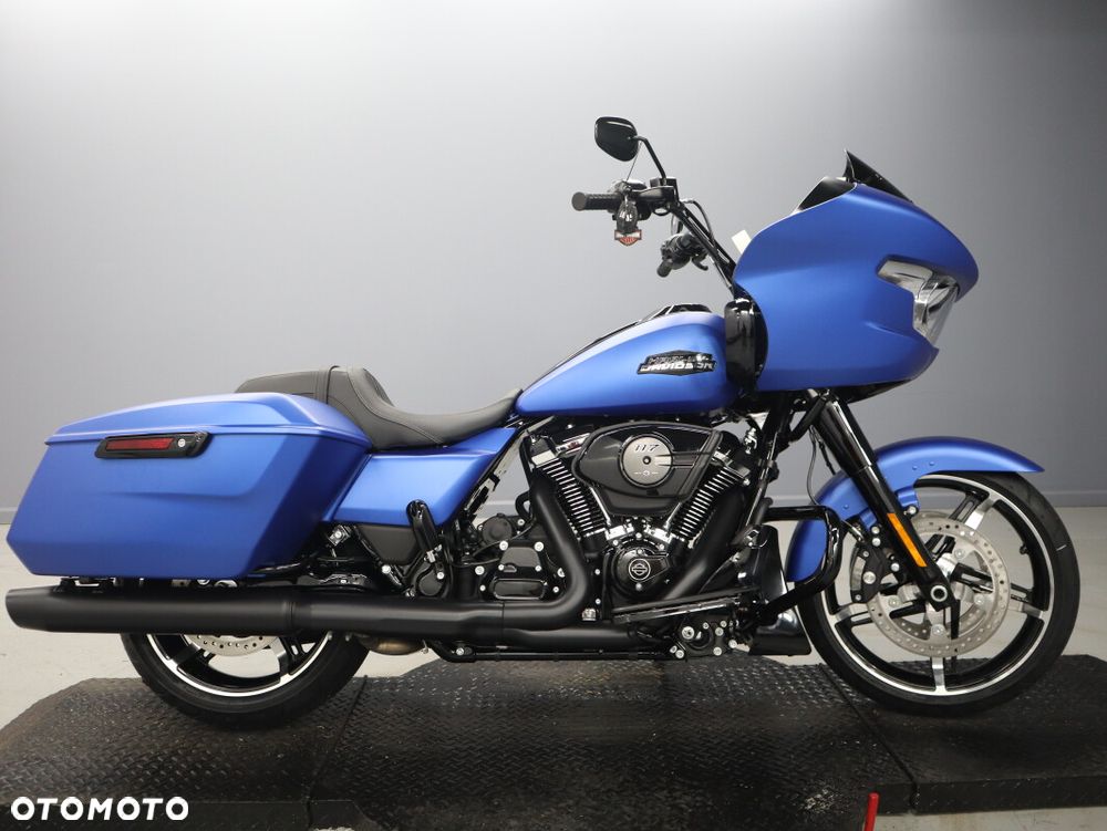 Harley-Davidson Touring Road Glide - 2