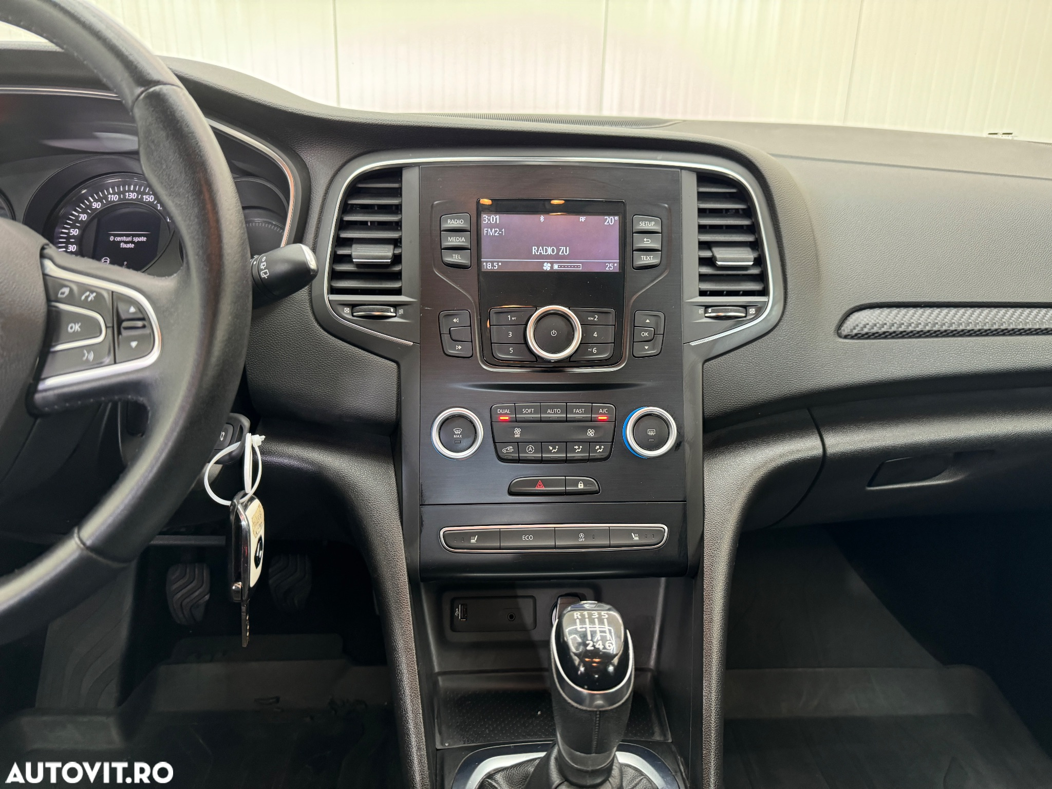 Renault Megane Blue dCi 116 Zen - 12