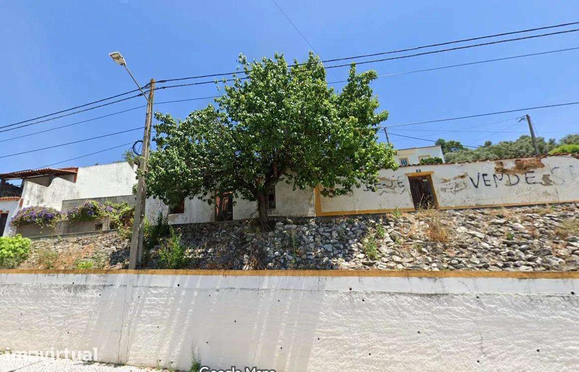 Moradia com 86m2, em estado de ruína - Grande imagem: 2/2