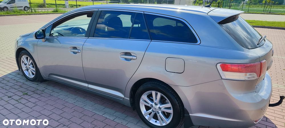 Toyota Avensis 2.0 D-4D - 8