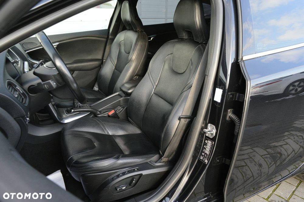 Volvo V40 D2 Summum - 18