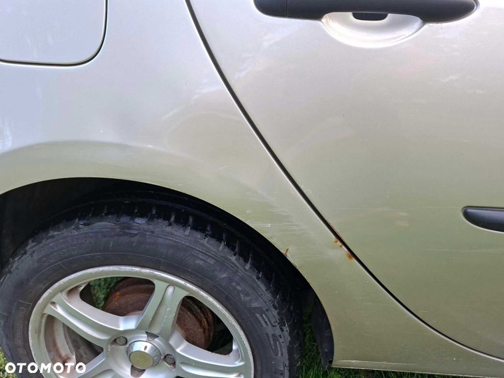 Renault Clio - 8