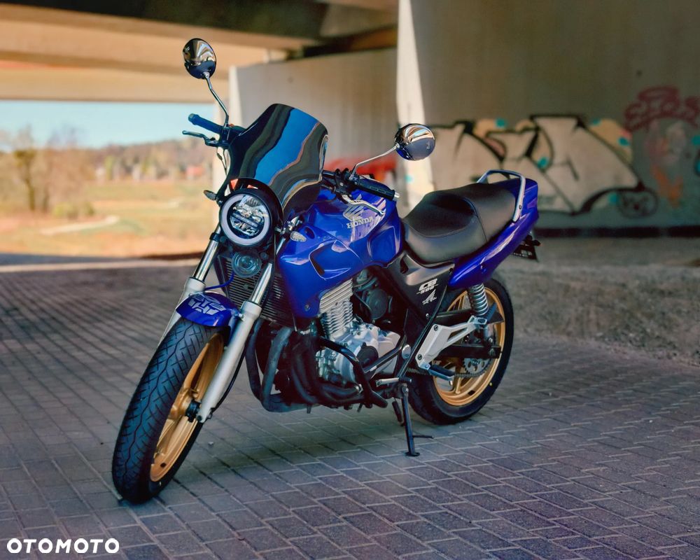 Honda CB - 1