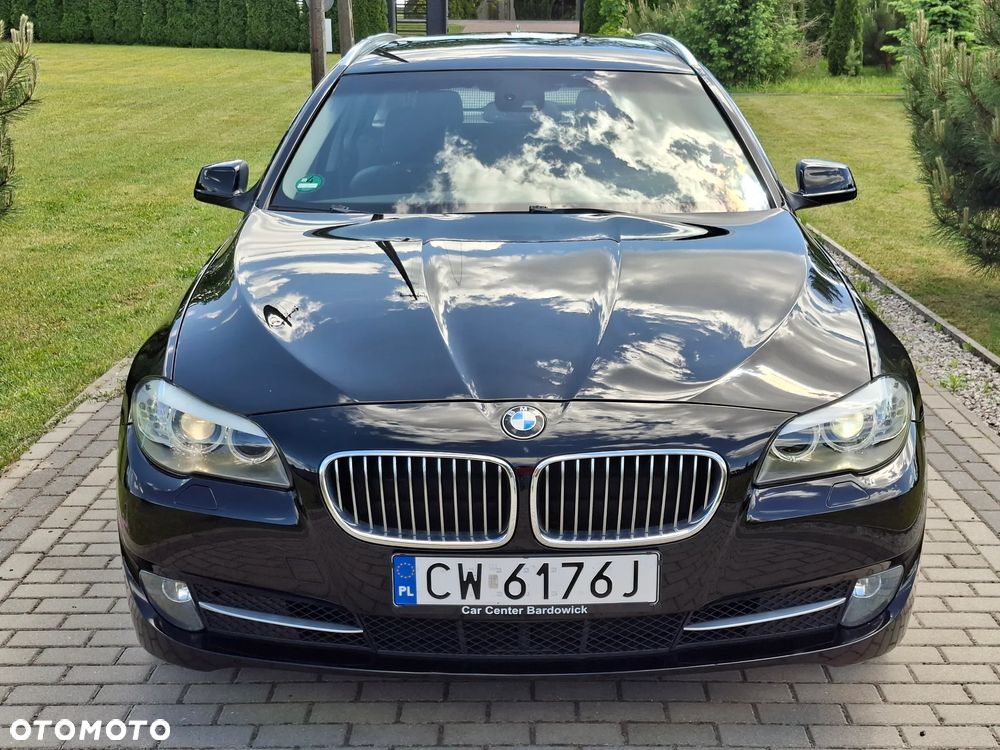 BMW Seria 5 528i - 32
