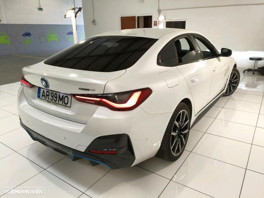 BMW i4 eDrive40 Pack Desportivo M - 23