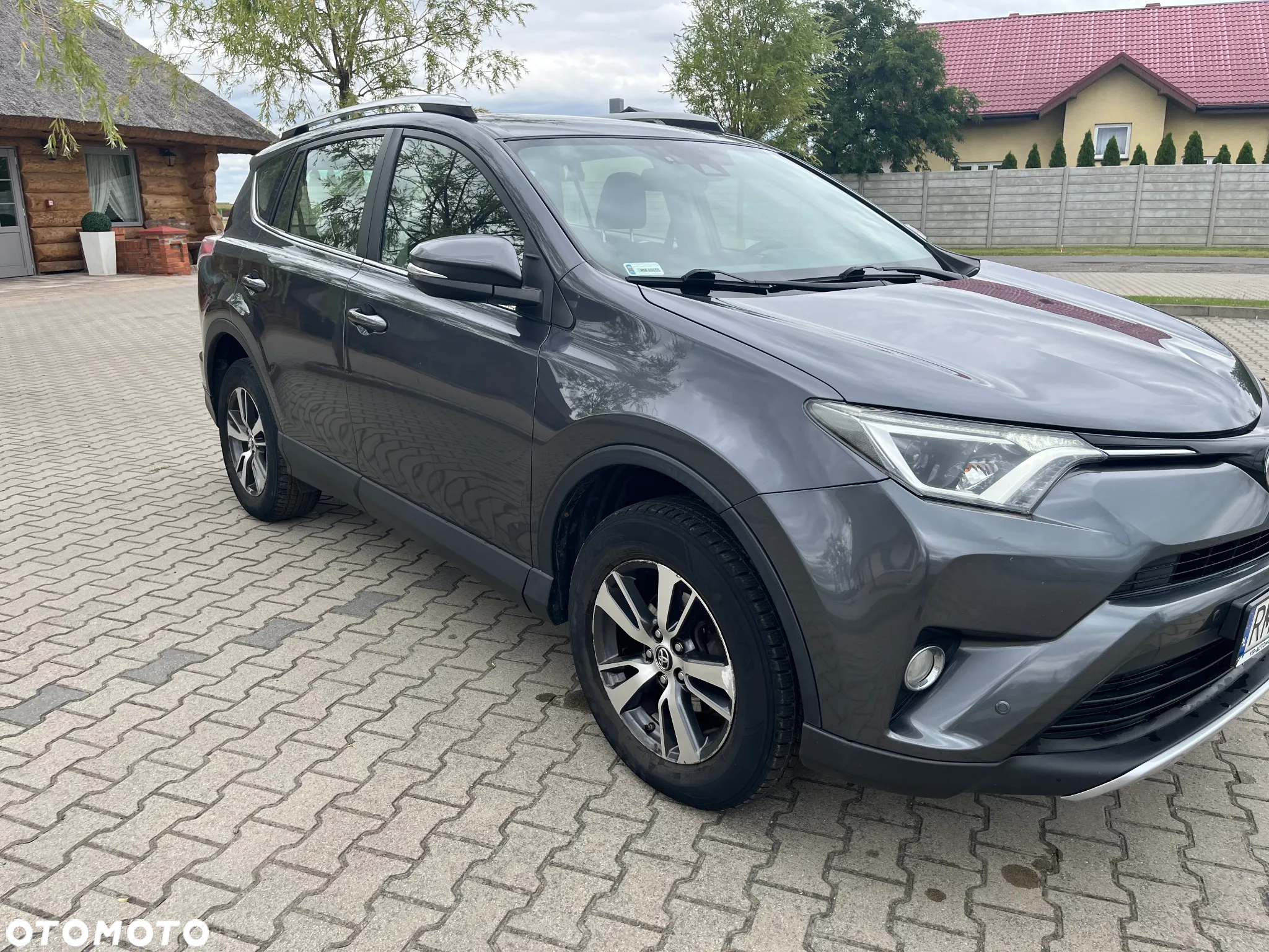 Toyota RAV4 - 4