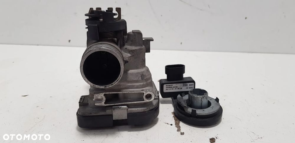 Piaggio Vespa GTS FI 125 Przepustnica - 3