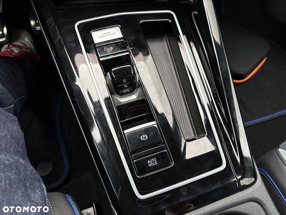 Volkswagen Golf - 17