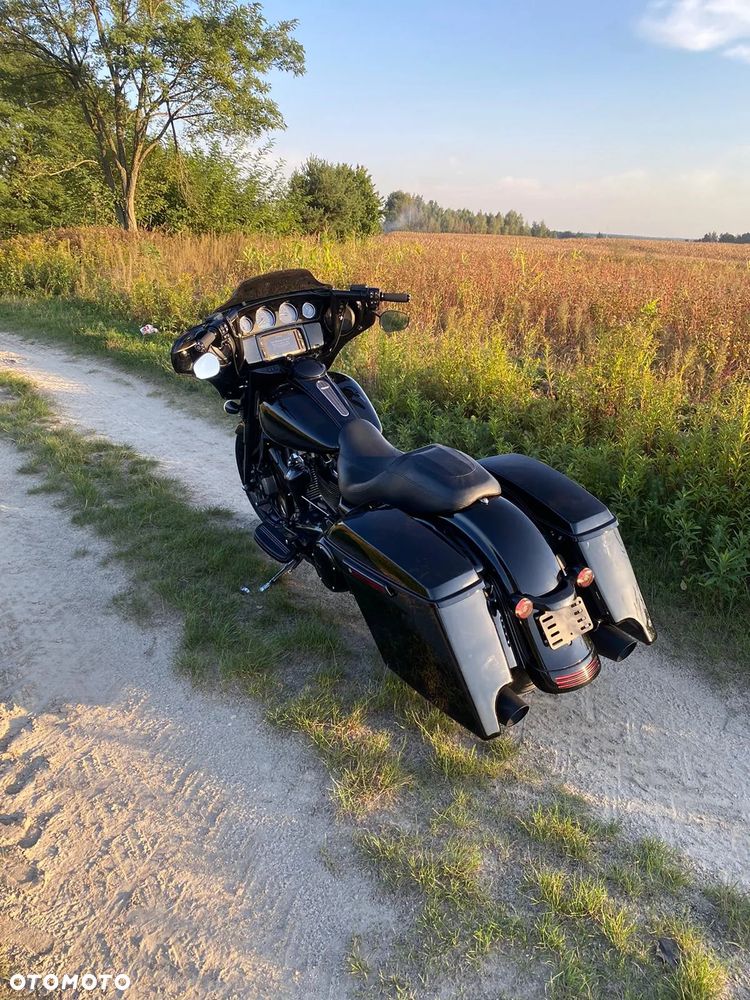 Harley-Davidson Touring Street Glide - 4