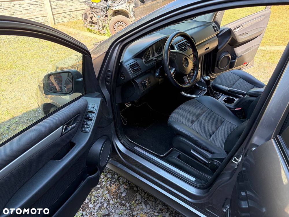 Mercedes-Benz Klasa B 180 CDI EU5 - 9