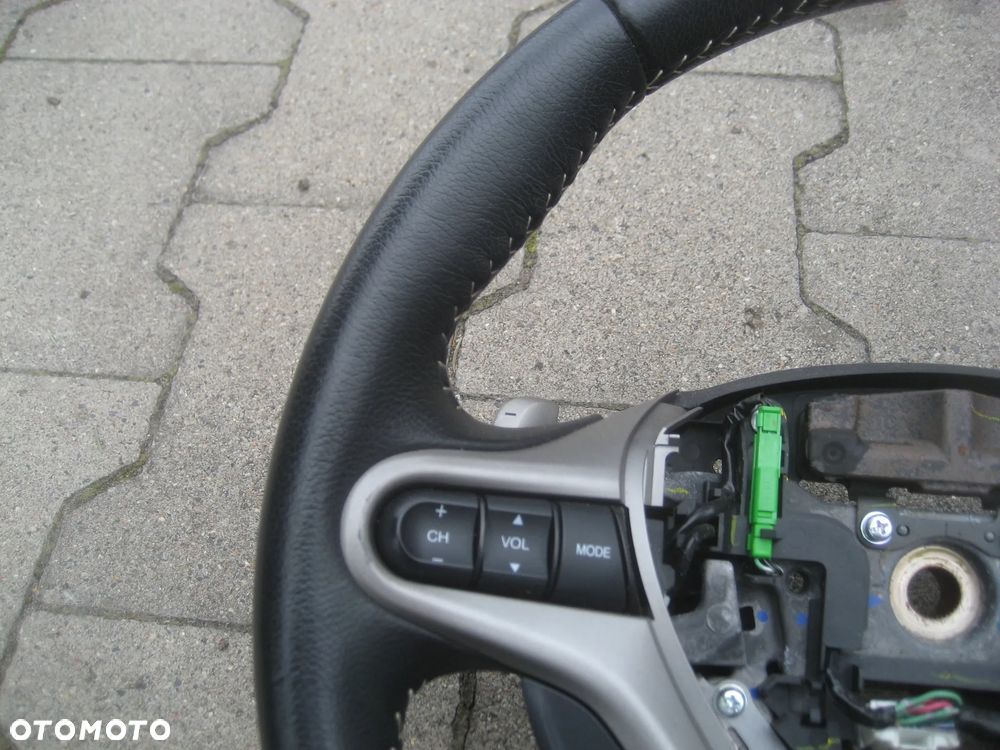honda civic ufo VIII 06-09r 1,8b kierownica skóra łopatki - 5