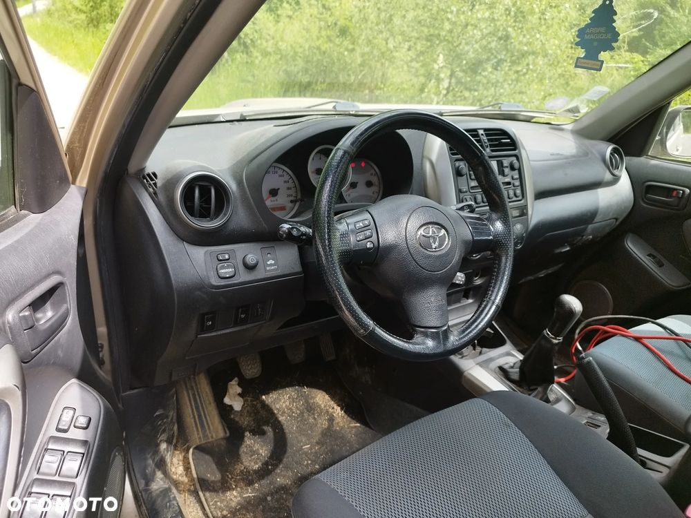 Toyota RAV4 D-4D 4x4 Sol - 13