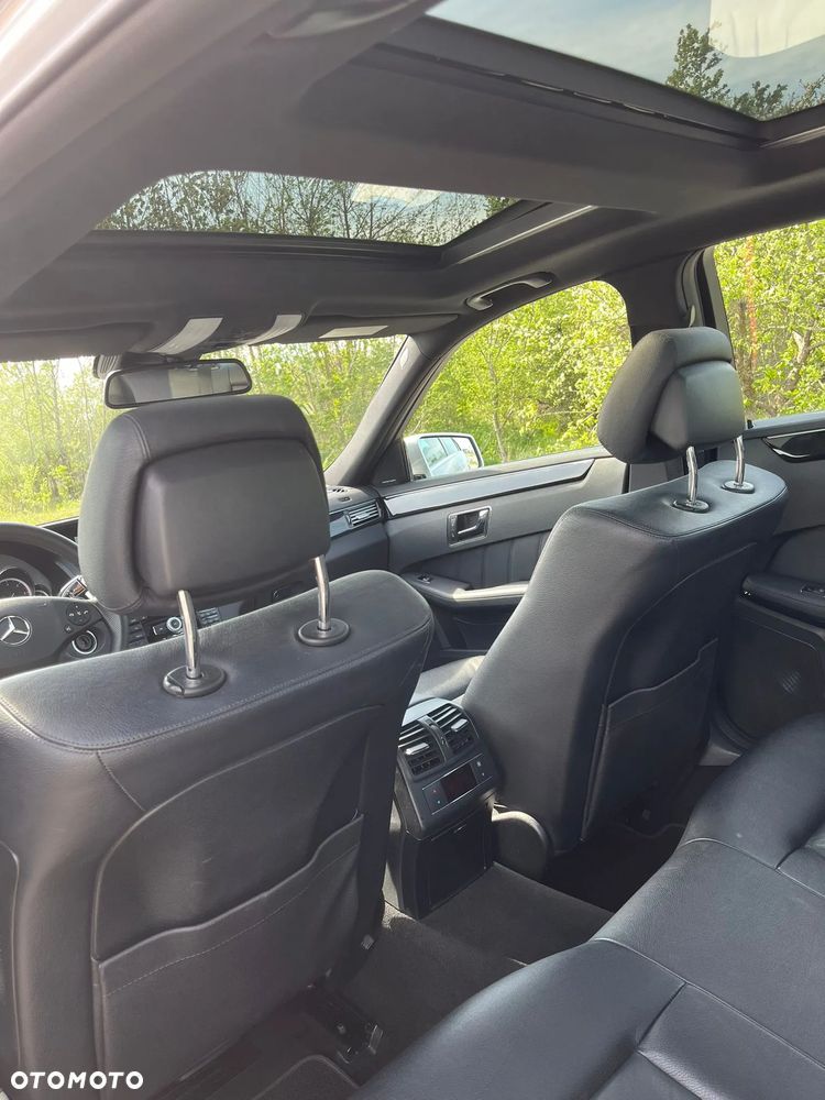 Mercedes-Benz Klasa E 300 CDI DPF BlueEFFICIENCY 7G-TRONIC Avantgarde - 26