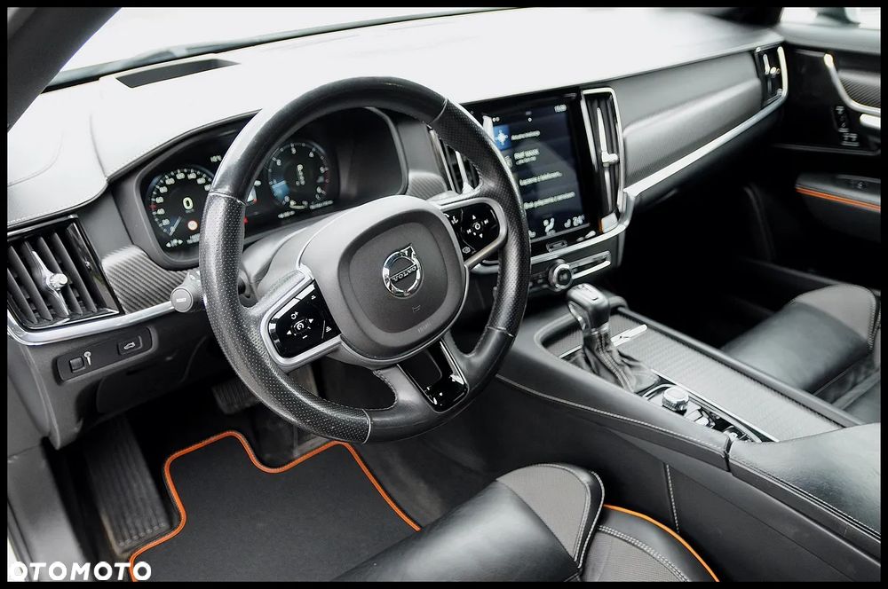 Volvo V90 Cross Country D5 AWD Ocean Race - 5