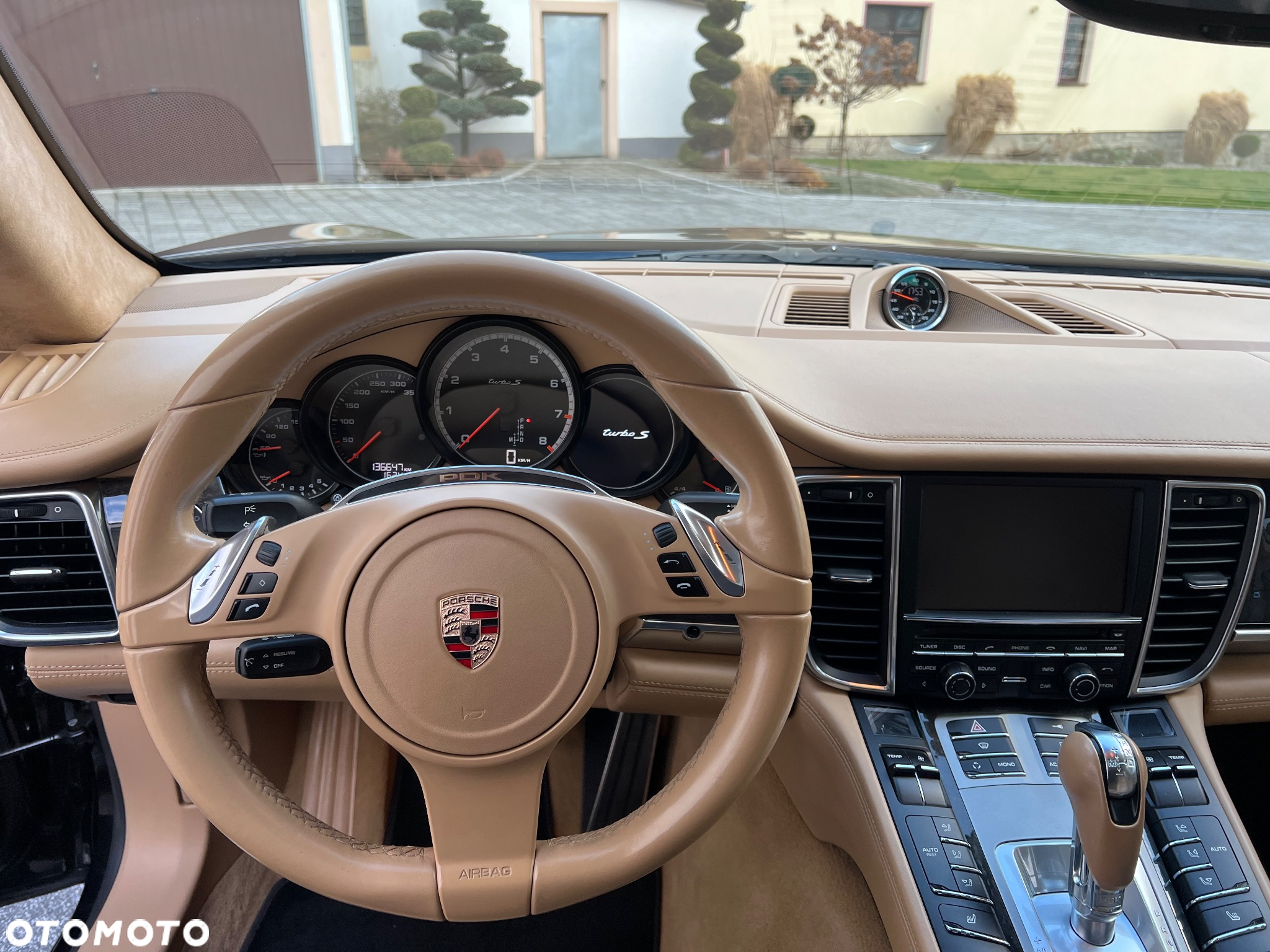 Porsche Panamera Turbo S PDK - 17