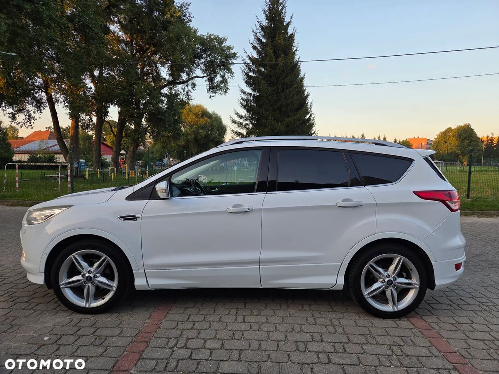 Ford Kuga 1.6 EcoBoost 2x4 Titanium - 3