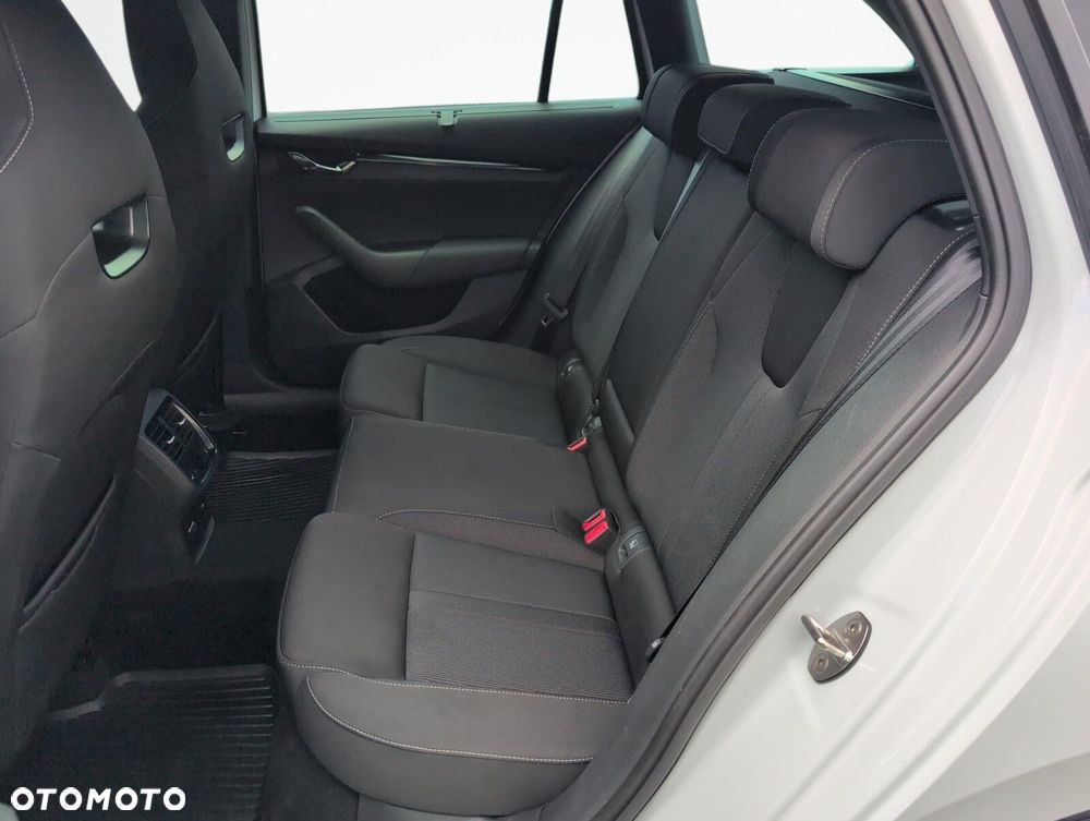 Skoda Octavia 2.0 TDI Sportline DSG - 12