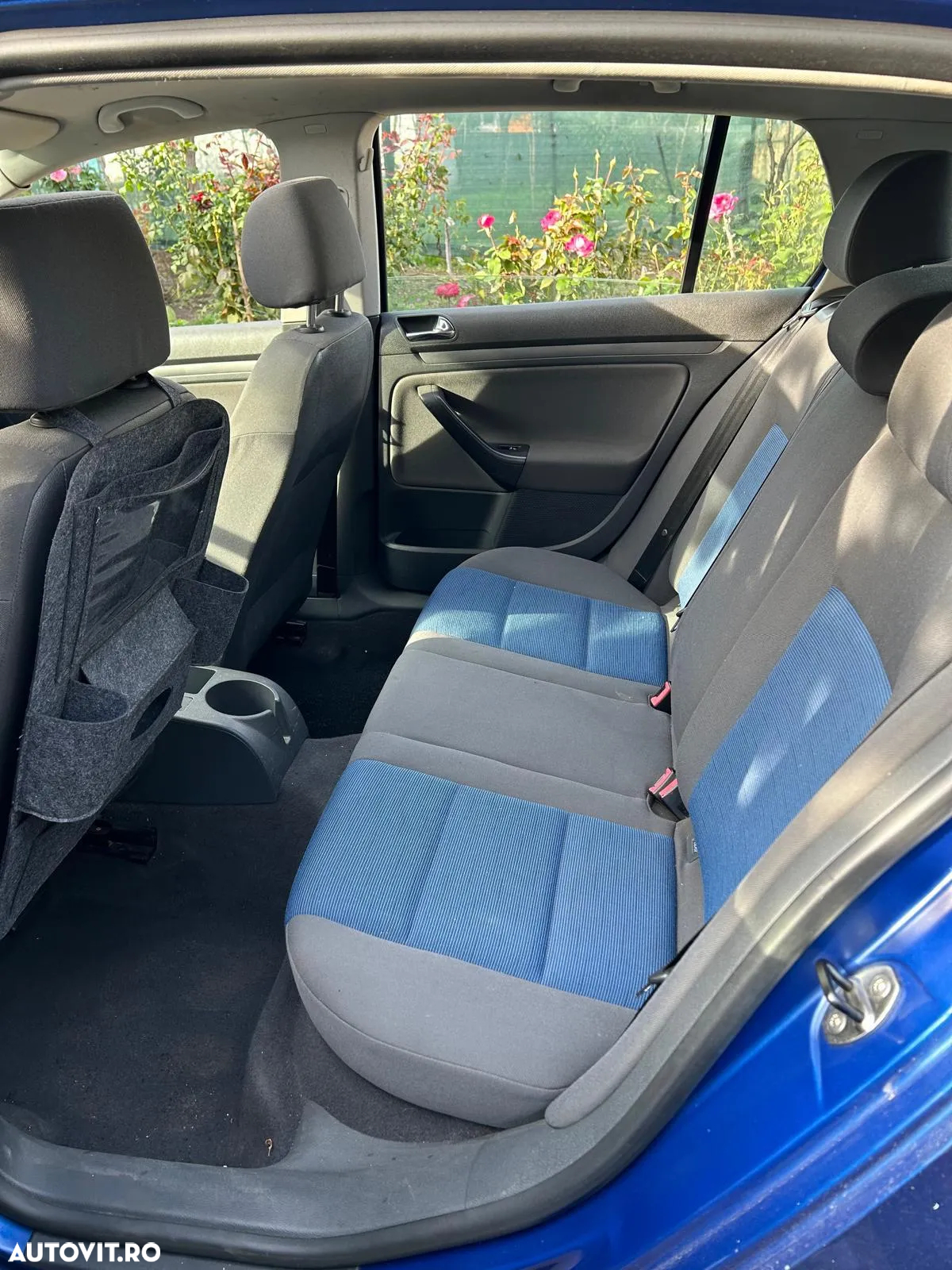 Volkswagen Golf - 10
