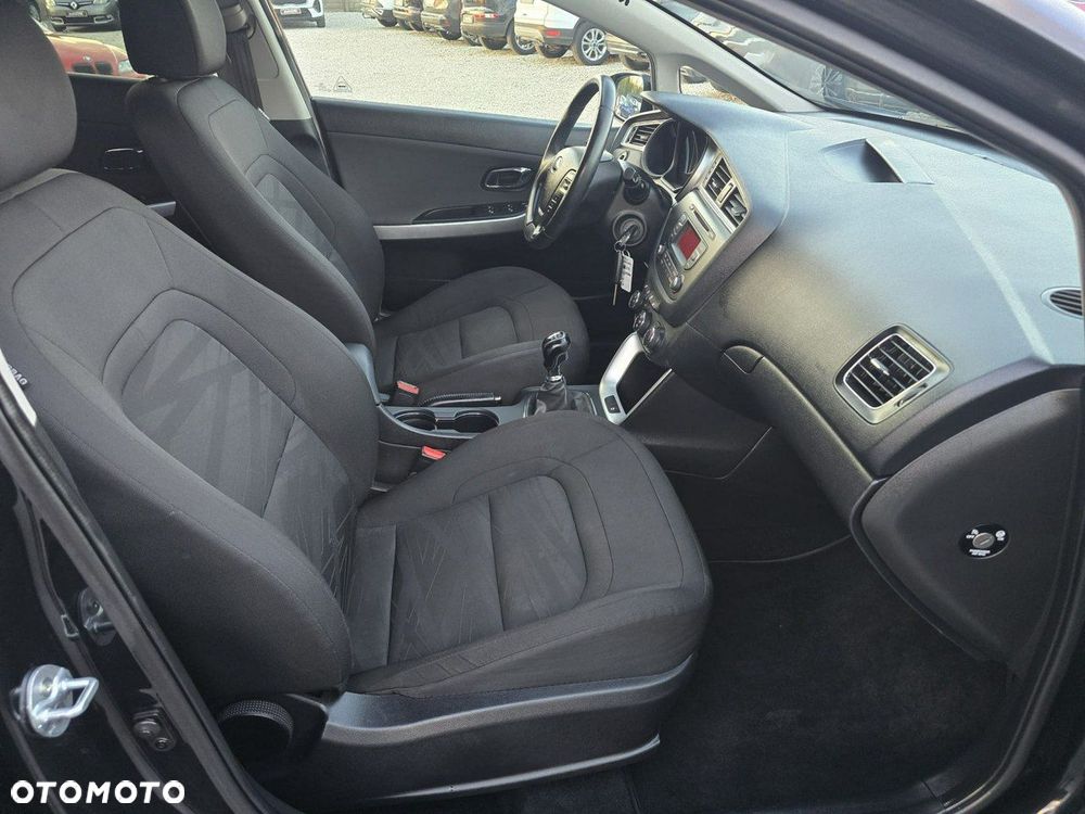 Kia Ceed - 10