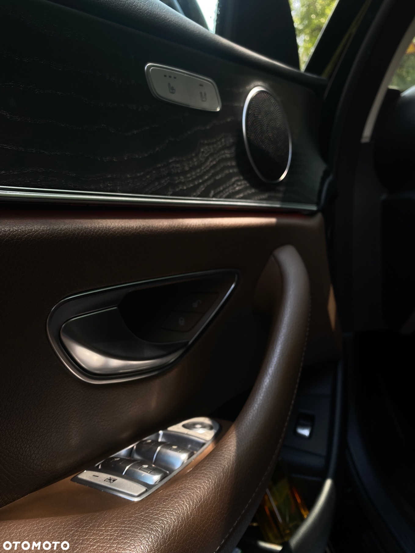 Mercedes-Benz Klasa E 220 d 4-Matic 9G-TRONIC - 19