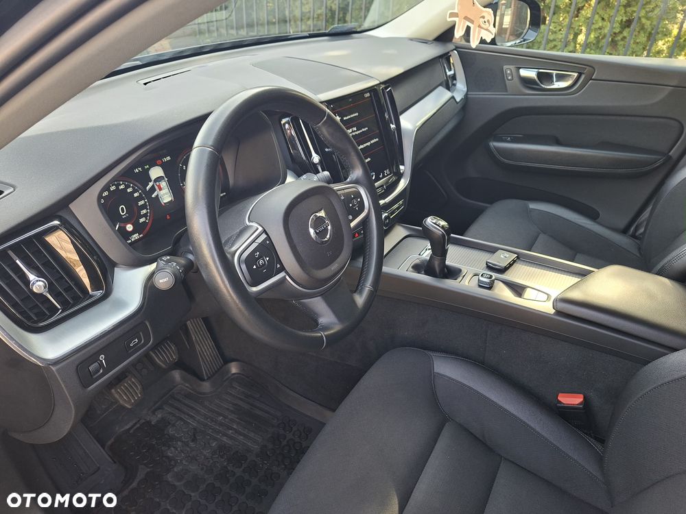 Volvo XC 60 D3 Momentum Pro - 8