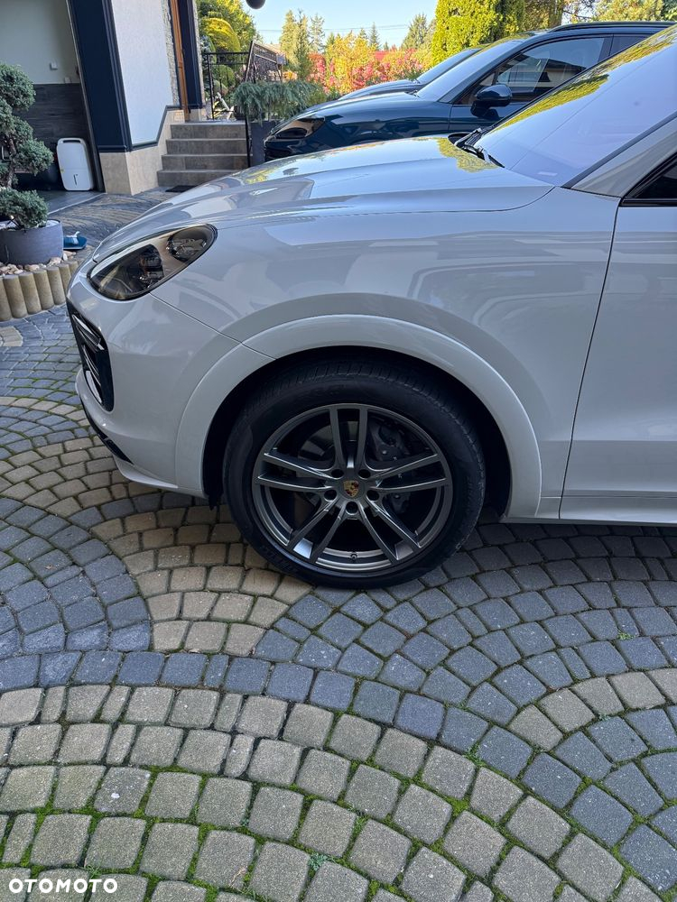 Porsche Cayenne Coupe Platinum Edition - 10