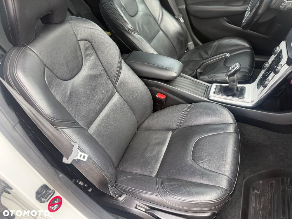 Volvo XC 40 ver-d4-scr-awd-inscription - 10