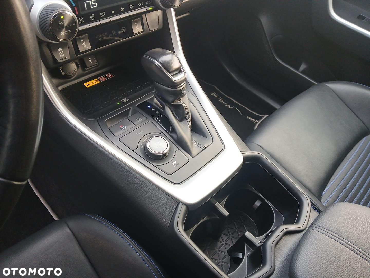 Toyota RAV4 - 14