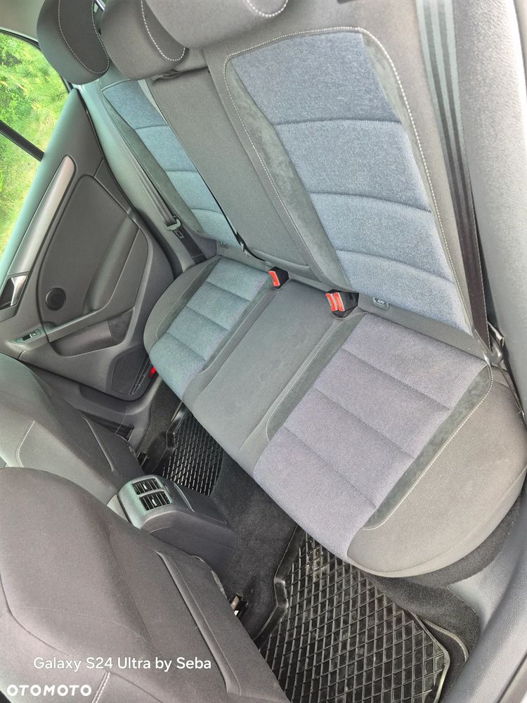 Volkswagen Golf 1.6 TDI Highline - 15