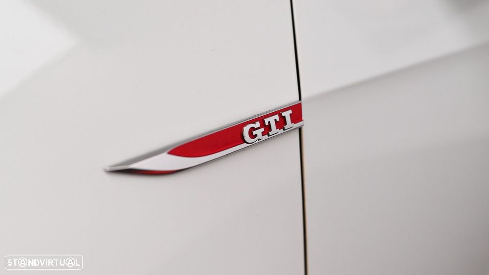VW Golf 2.0 TSI GTI DSG Performance - 19