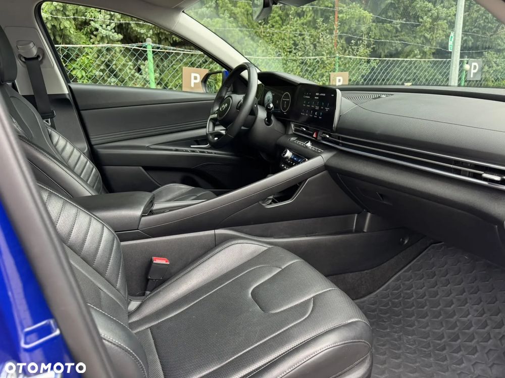 Hyundai Elantra 1.6 Executive CVT - 6