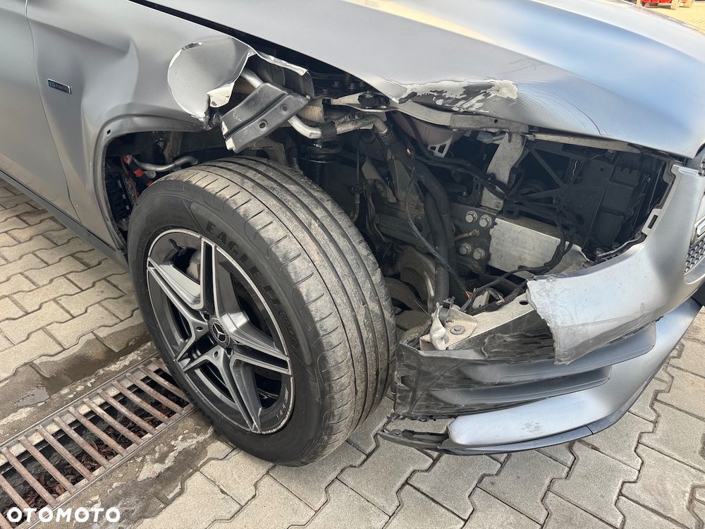 Mercedes-Benz GLC 300 e 4-Matic - 13