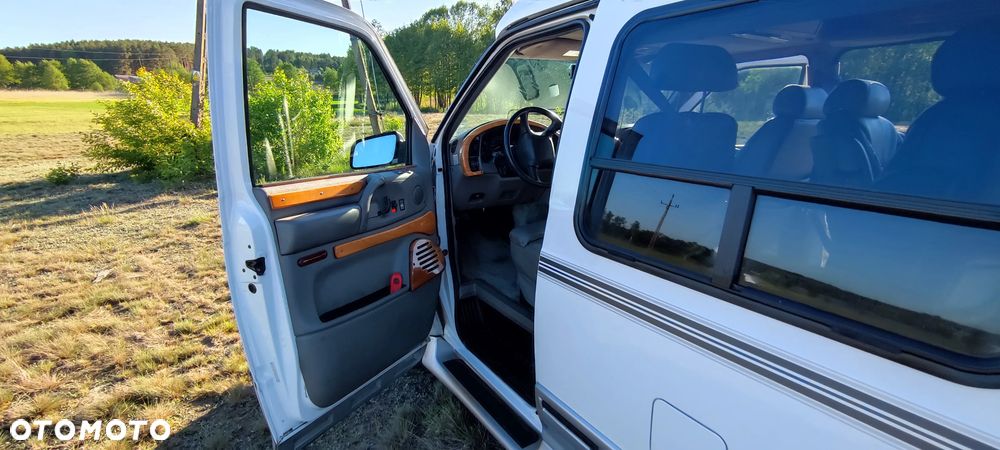 GMC Safari - 17
