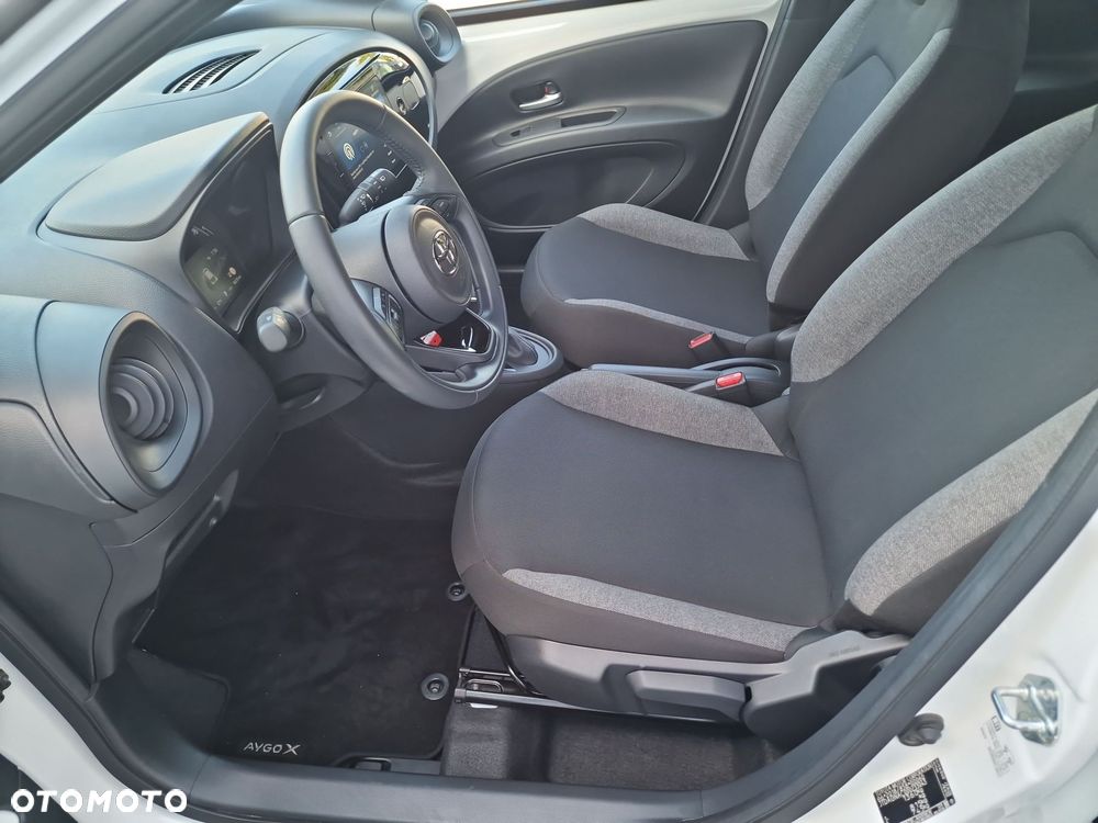 Toyota Aygo X - 10