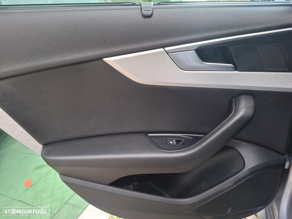 Audi A4 Avant 2.0 TDI S-line - 34