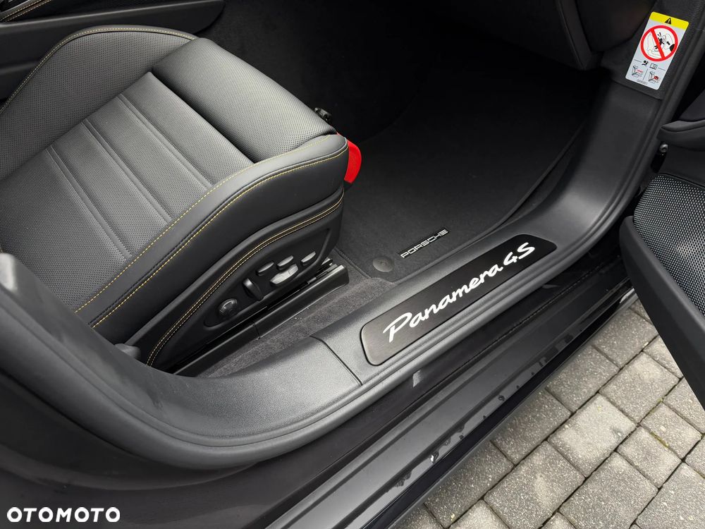 Porsche Panamera 4S E-Hybrid - 35