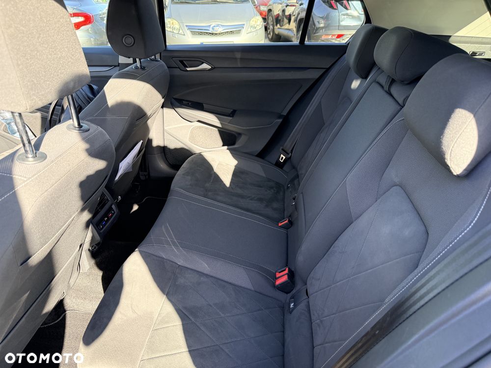 Volkswagen Golf 1.5 eTSI EVO Style DSG - 10