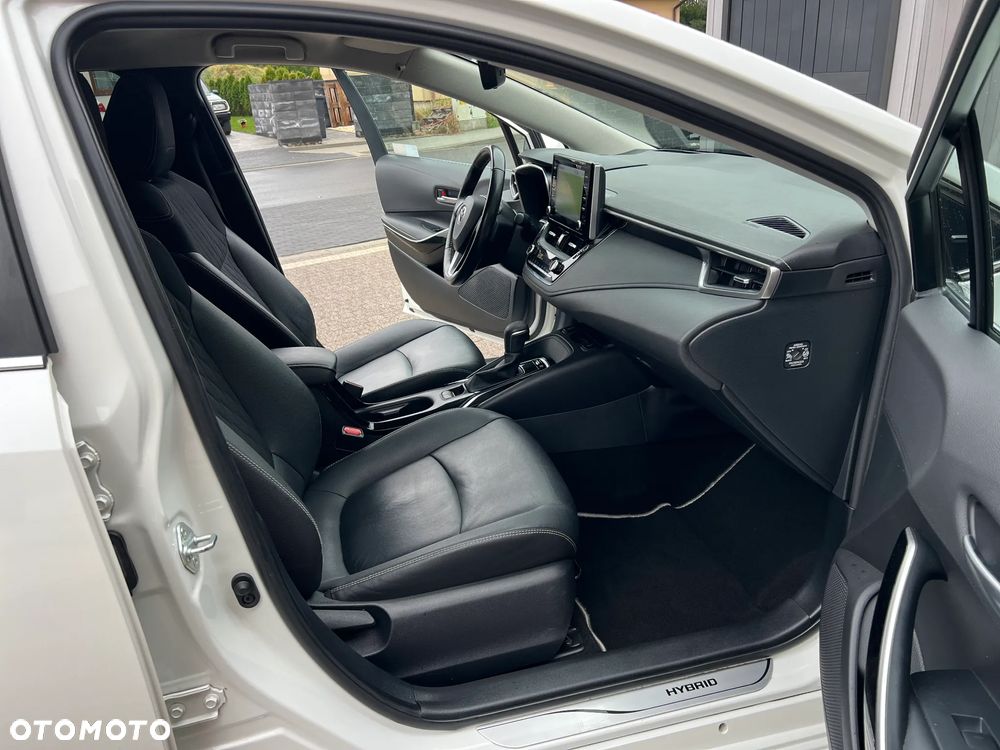 Toyota Corolla 1.8 Hybrid Executive - 31